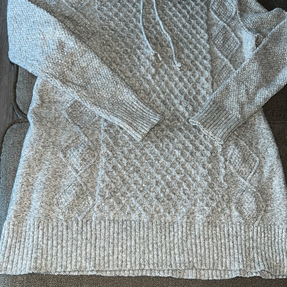 American Eagle sweater- EUC!! $18 - Picture 3 of 8